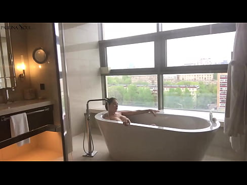 ❤️ Une énorme nana se branlant passionnément la chatte dans la salle de bains ️❌ Super porno at porn fr.dewporn.ru