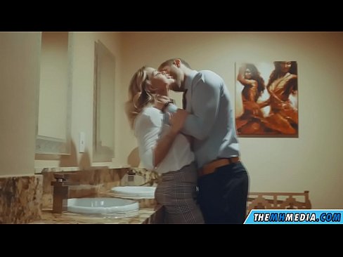 ❤️ Quand une blonde plantureuse vous séduit dans des toilettes publiques. ️❌ Super porno at porn fr.dewporn.ru